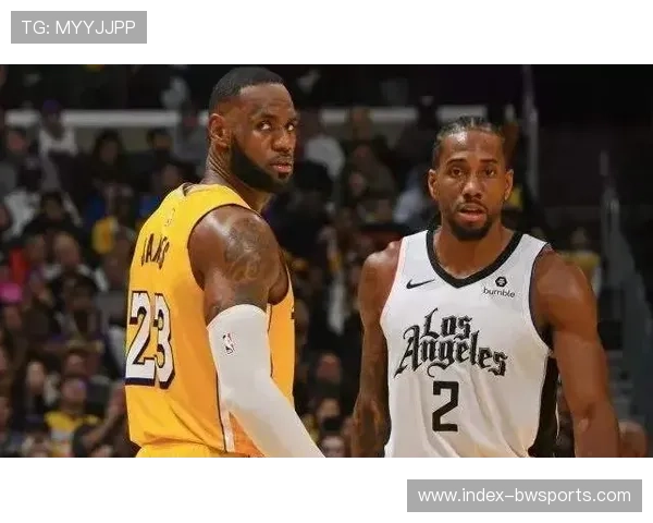 伦纳德高效贡献29分7板8助 快船主场击退背靠背尼克斯 伦纳德高效贡献29分7板8助 快船主场击退背靠背尼克斯