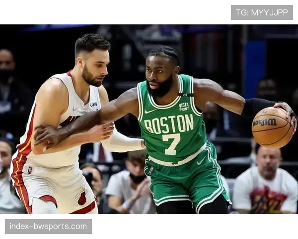 骑士季后赛九人轮换阵容确定斯特鲁斯担任第六人角色